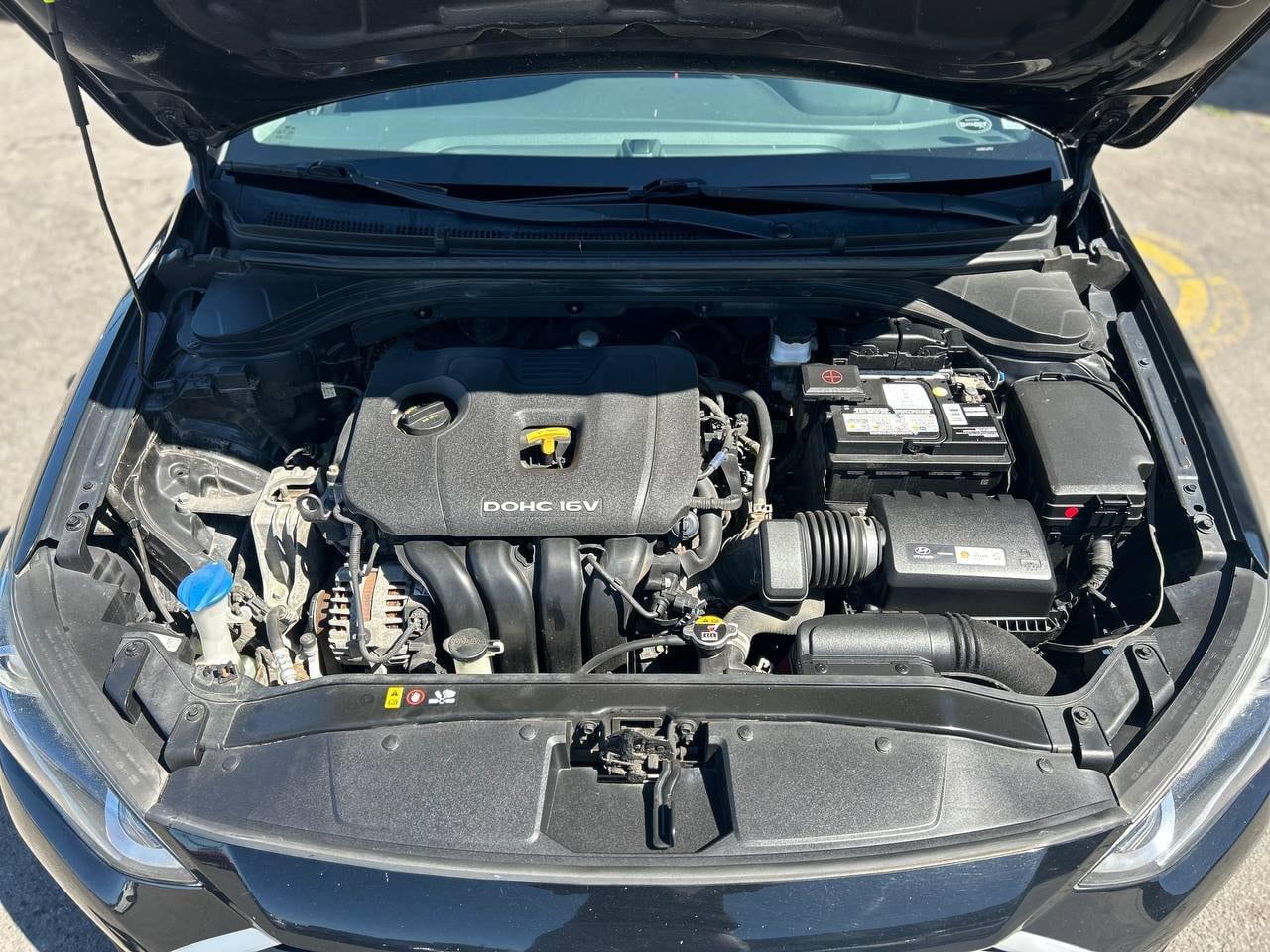 Hyundai Elantra 2017 - Image 20