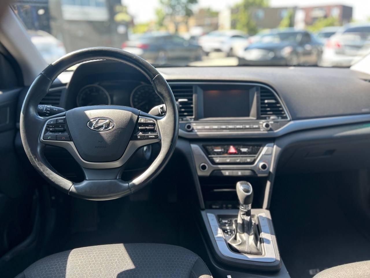 Hyundai Elantra 2017 - Image 16