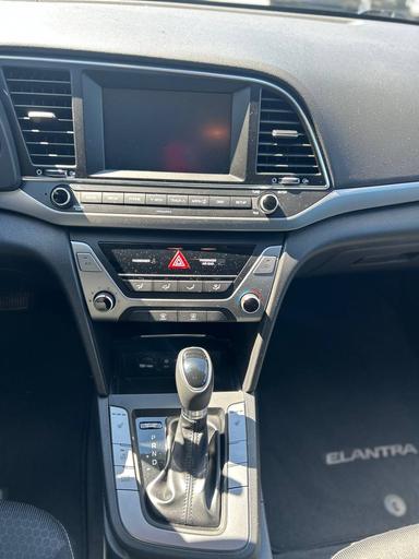 Hyundai Elantra 2017 - Thumbnail 17