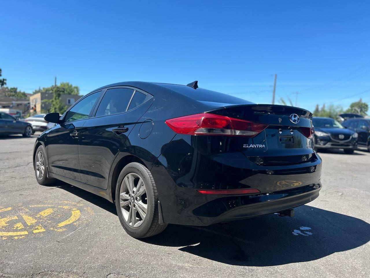 Hyundai Elantra 2017 - Image 10