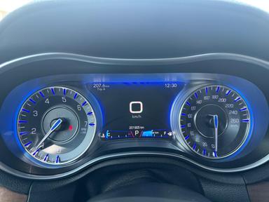 Chrysler 300 2017 - Thumbnail 17