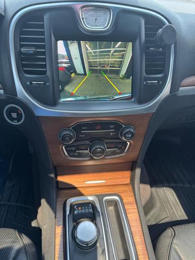 Chrysler 300 2017 - Thumbnail 15
