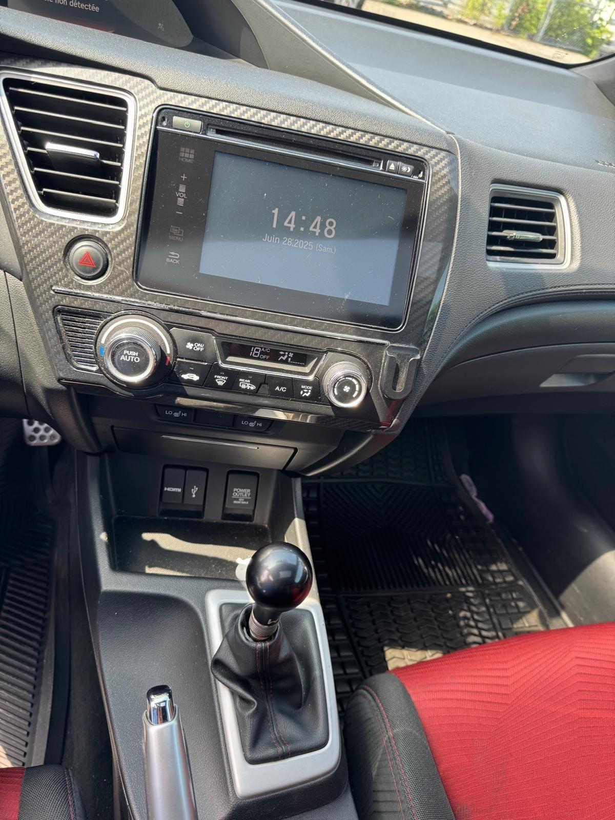 Honda Civic 2015 - Image 12