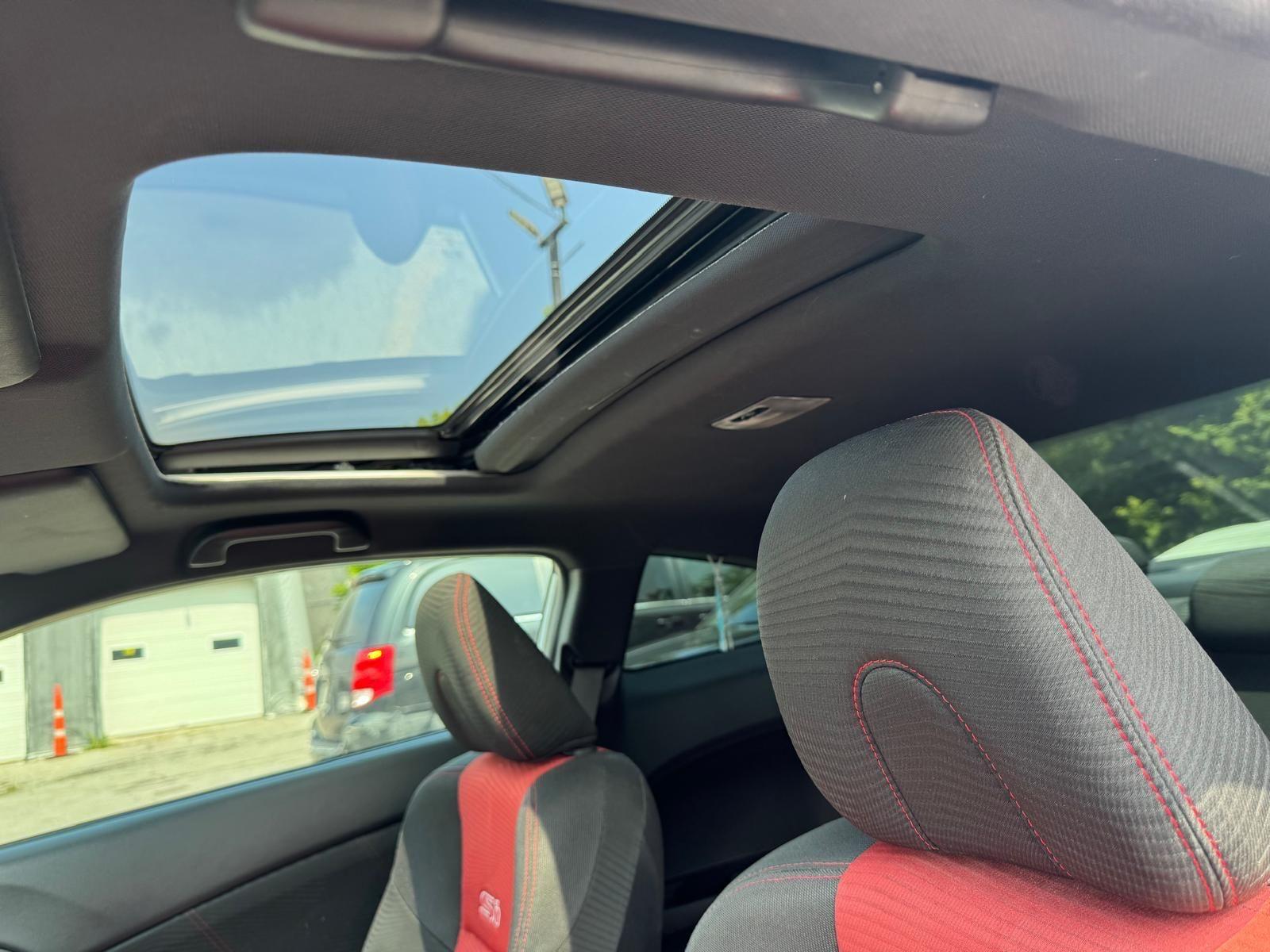 Honda Civic 2015 - Image 16